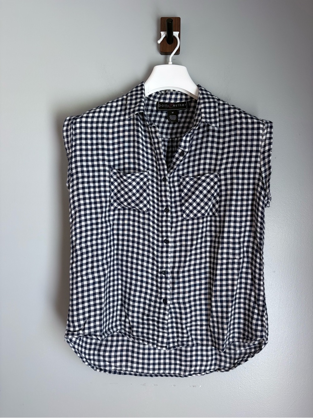 Polly & Esther Gingham Sleeveless Button-Down Shirt - Medium